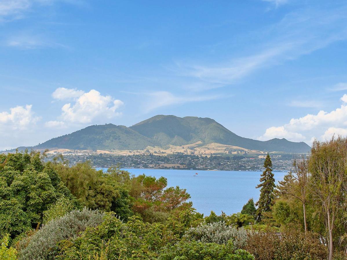Lofty Lakeviews - Acacia Bay Holiday Home Lago Lago Taupo Exterior foto
