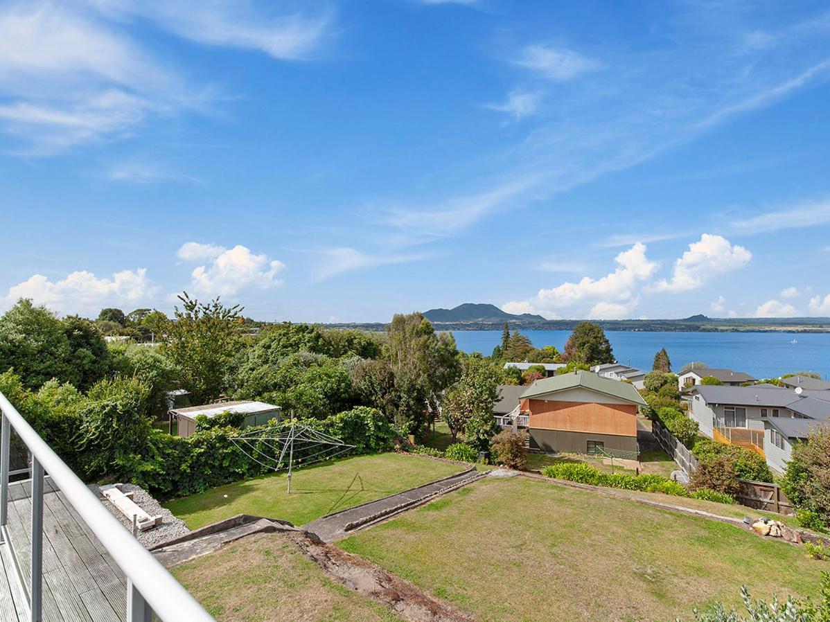Lofty Lakeviews - Acacia Bay Holiday Home Lago Lago Taupo Exterior foto